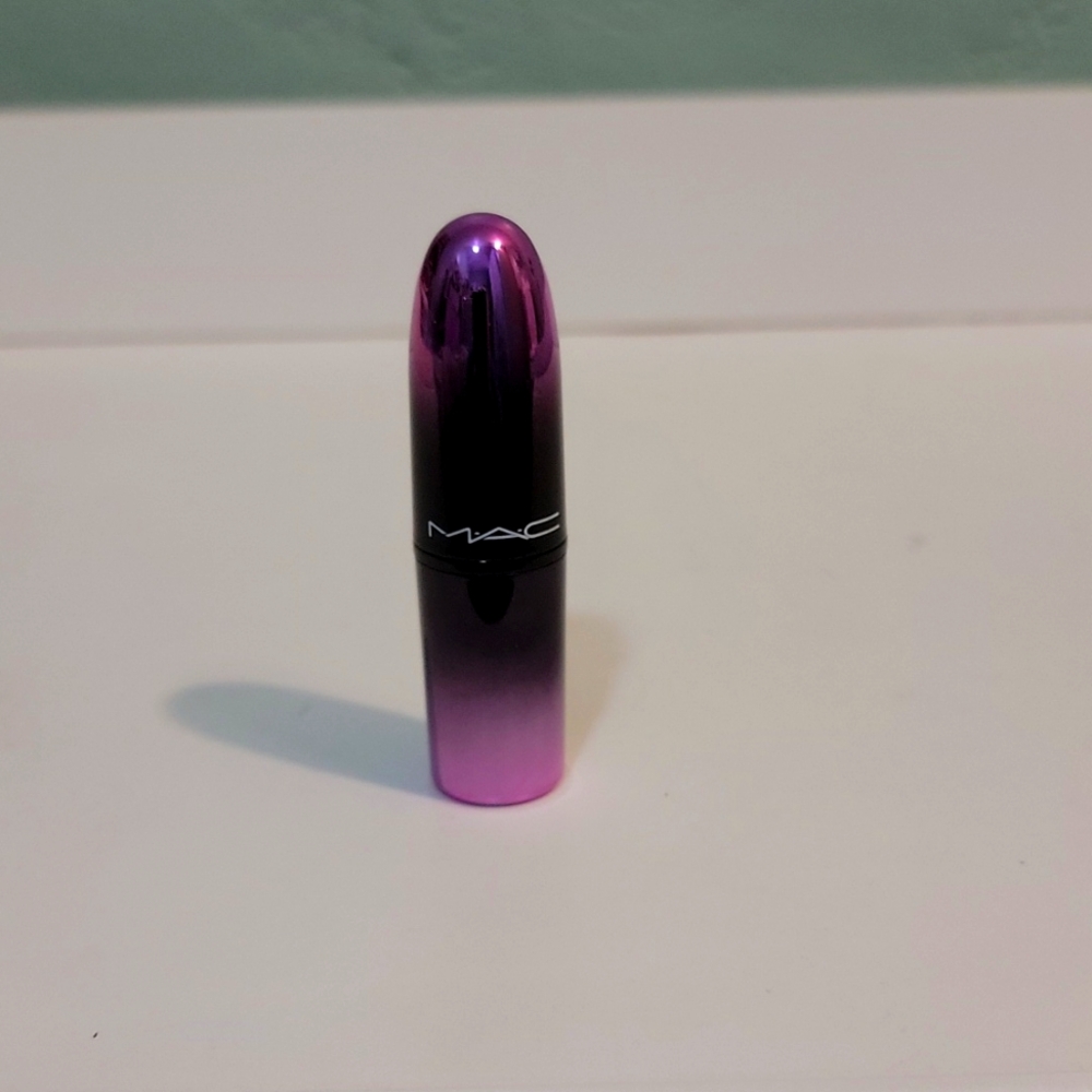 Mac #411 Laissez Faire Love Me Lipstick (Discontinued)